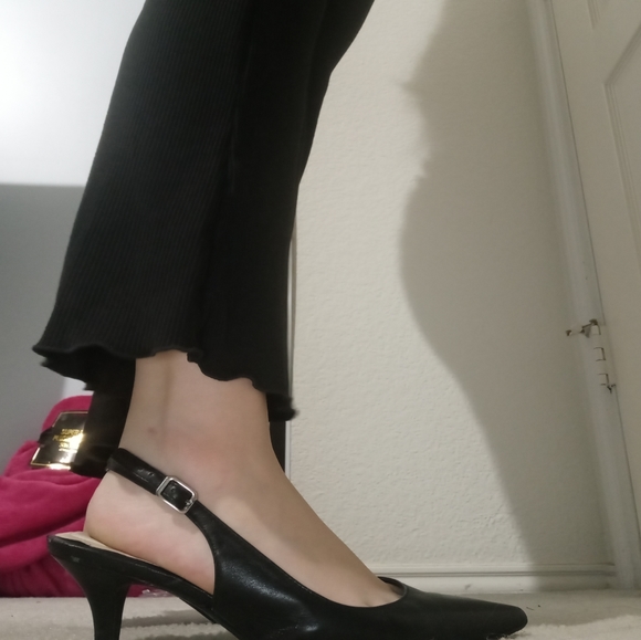 Heels - Picture 5 of 6